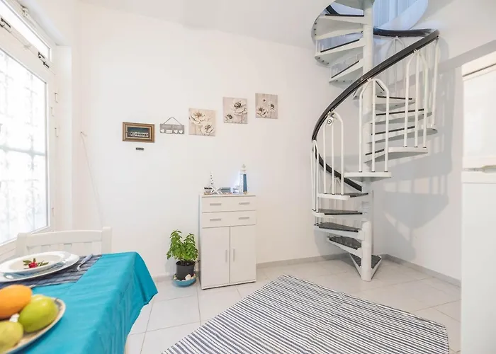 Jaana & Akis 1&2, Appartamento