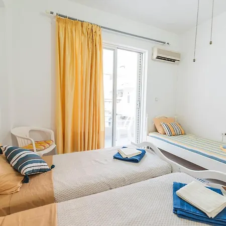 Jaana & Akis 1&2, Charaki